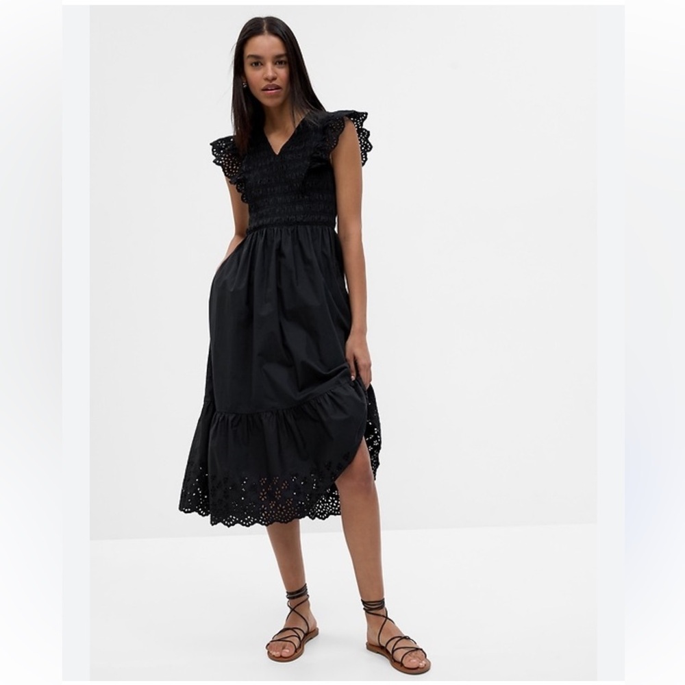 Gap Ruffle Flutter Sleeve Smocked V-Neck Eyelet Tiered Midi Dress in XL Tall